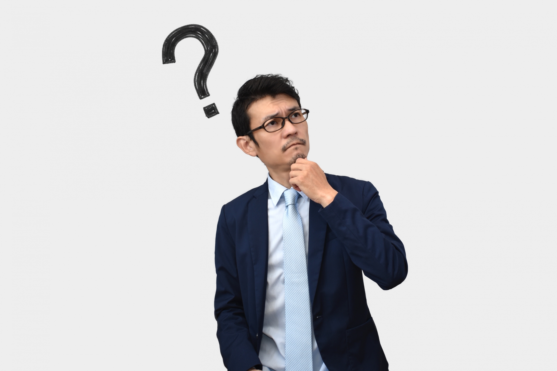 考えるビジネスマン