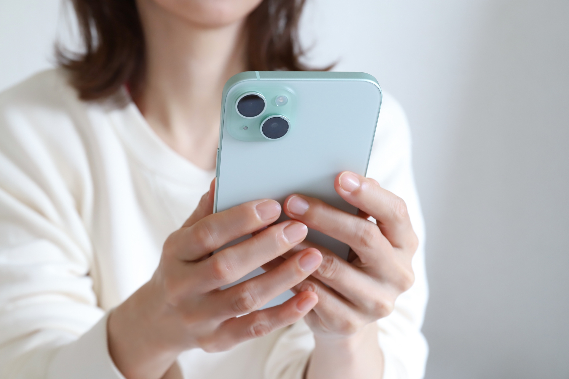 SIMフリーiPhoneはどこで買う？安く買う方法やメリット、キャリア版との違いを解説