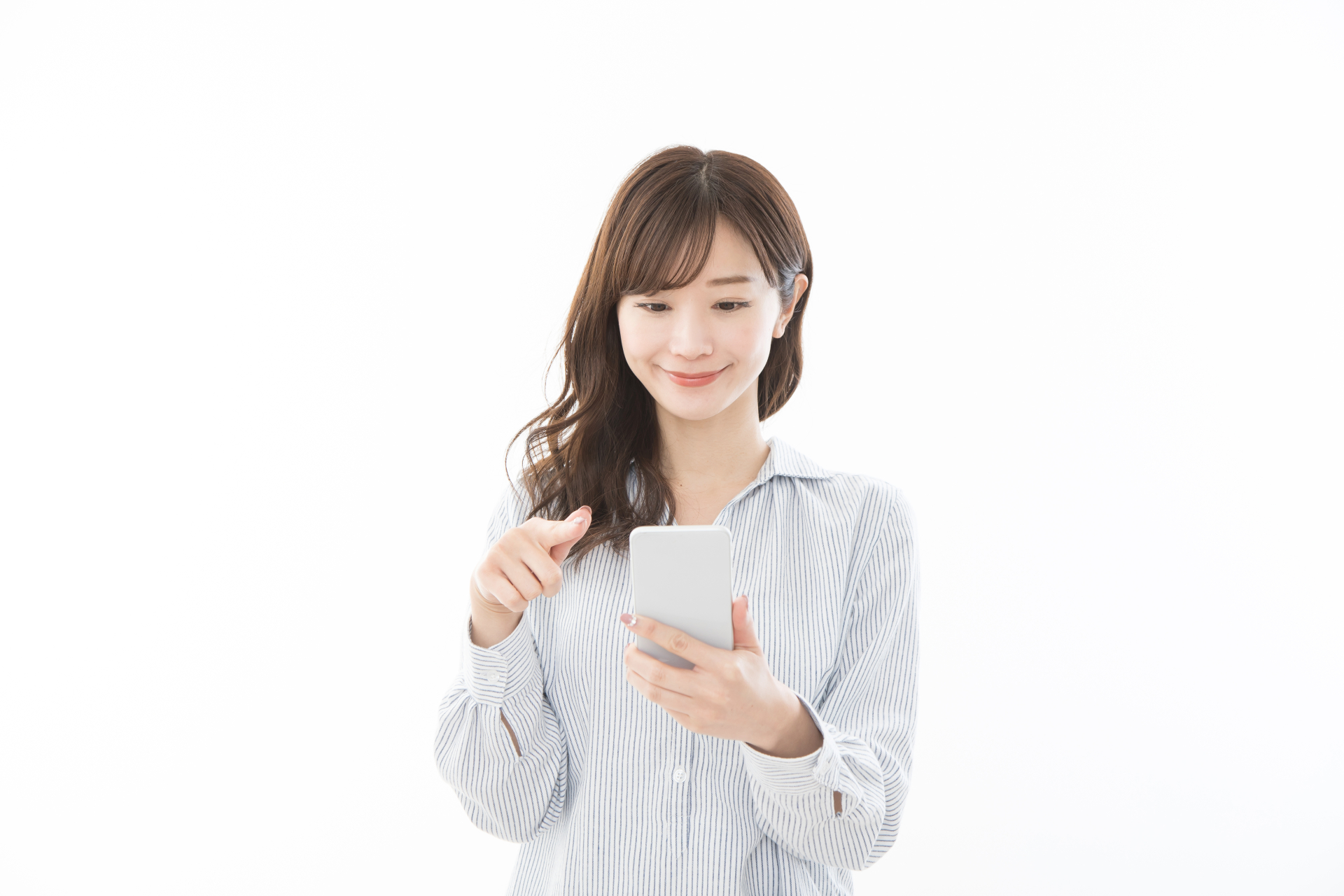 スマートフォンを使う女性