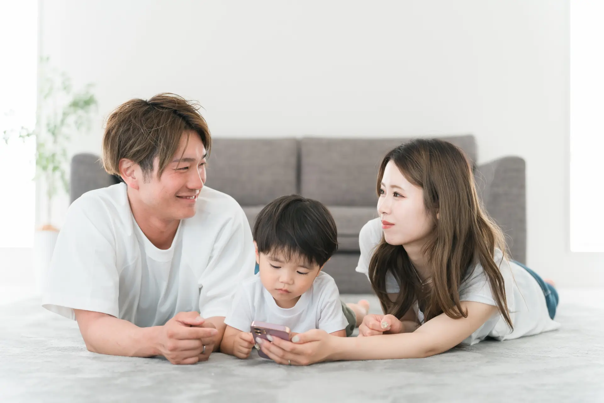 家族3人だとスマートフォン代はどれくらい？高くなる理由や節約方法