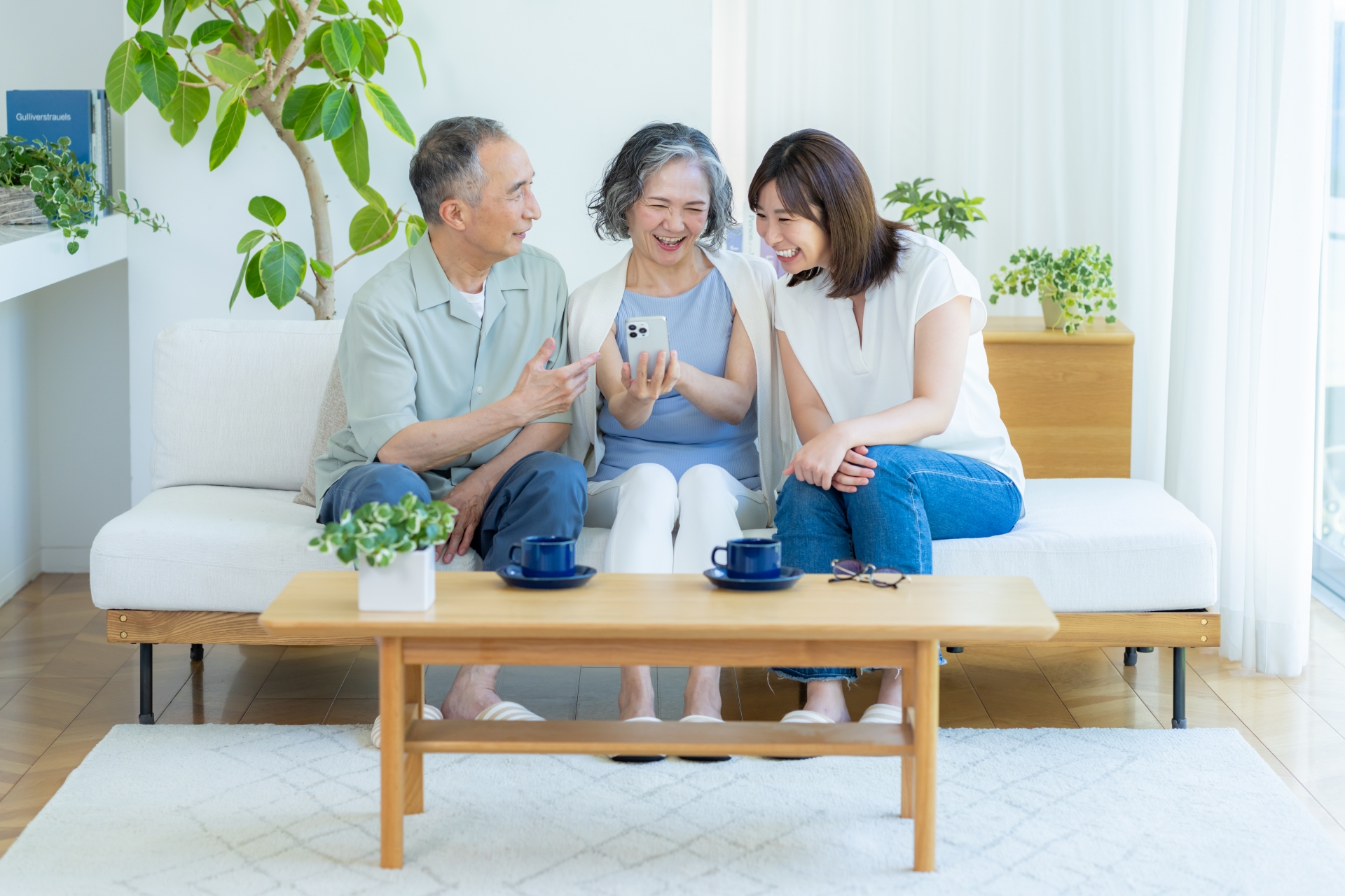 通信費は無料にできる？おすすめの格安SIMや導入する前の確認ポイント、注意点を解説