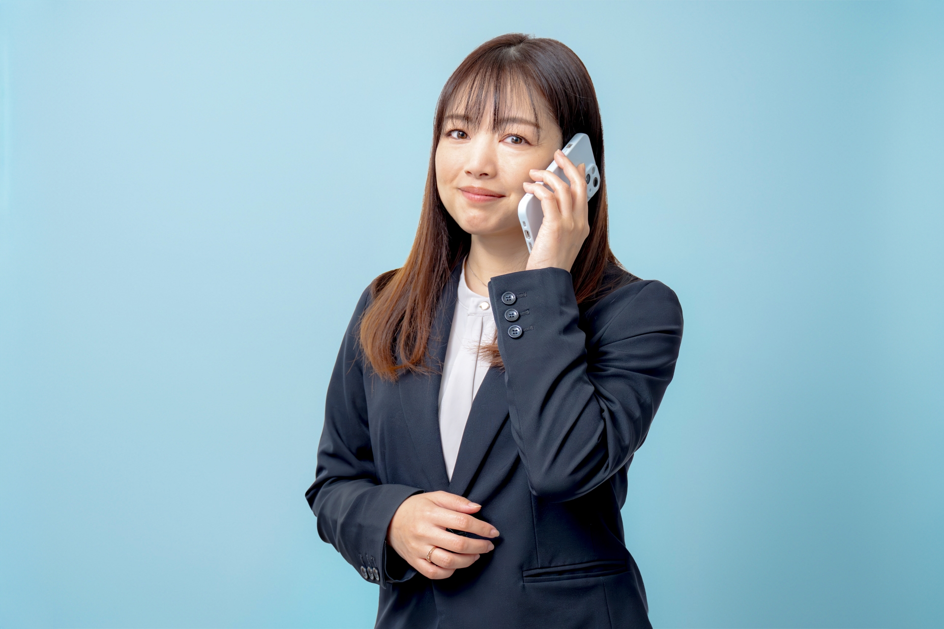 スマホとビジネスウーマン