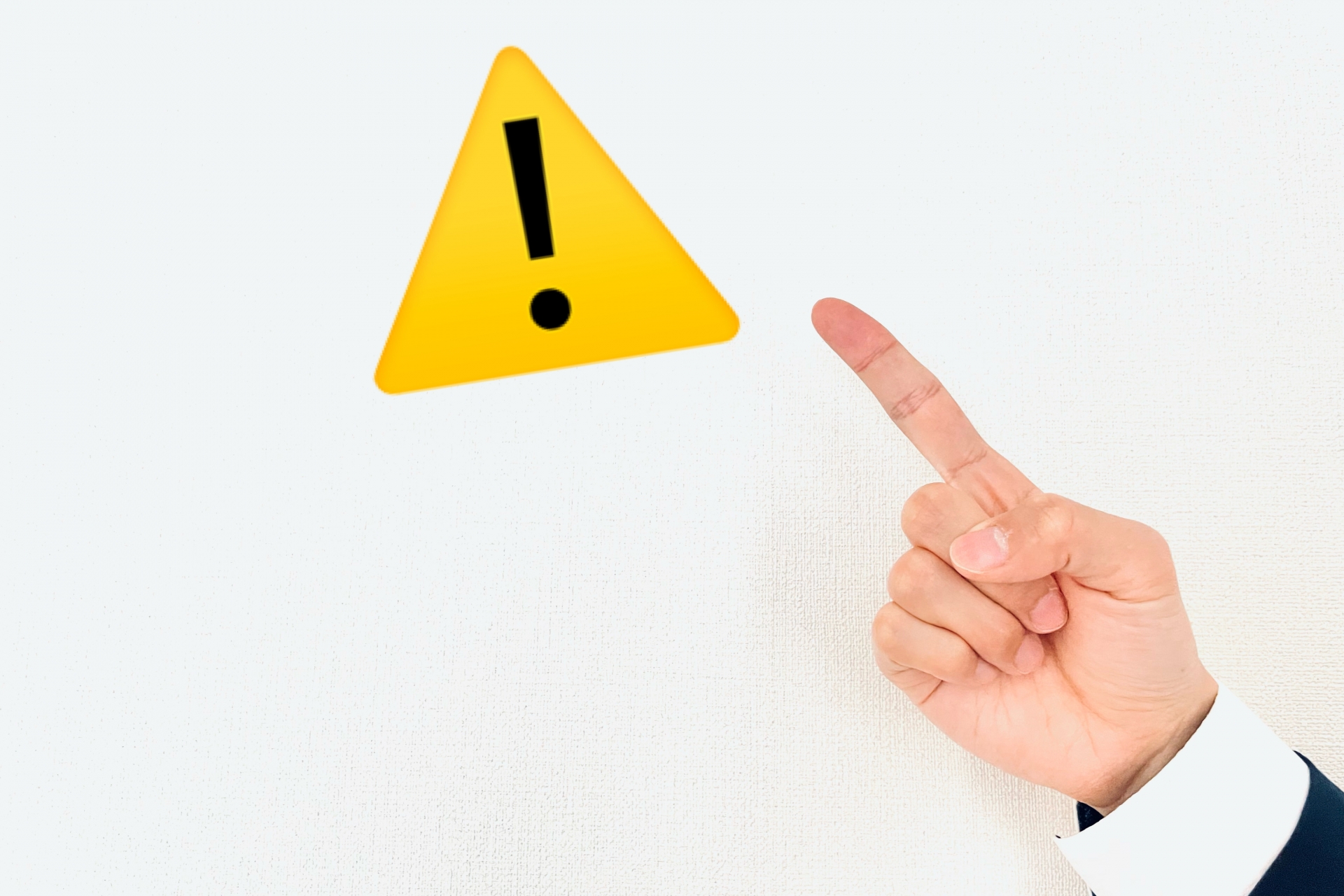 注意を呼びかける男