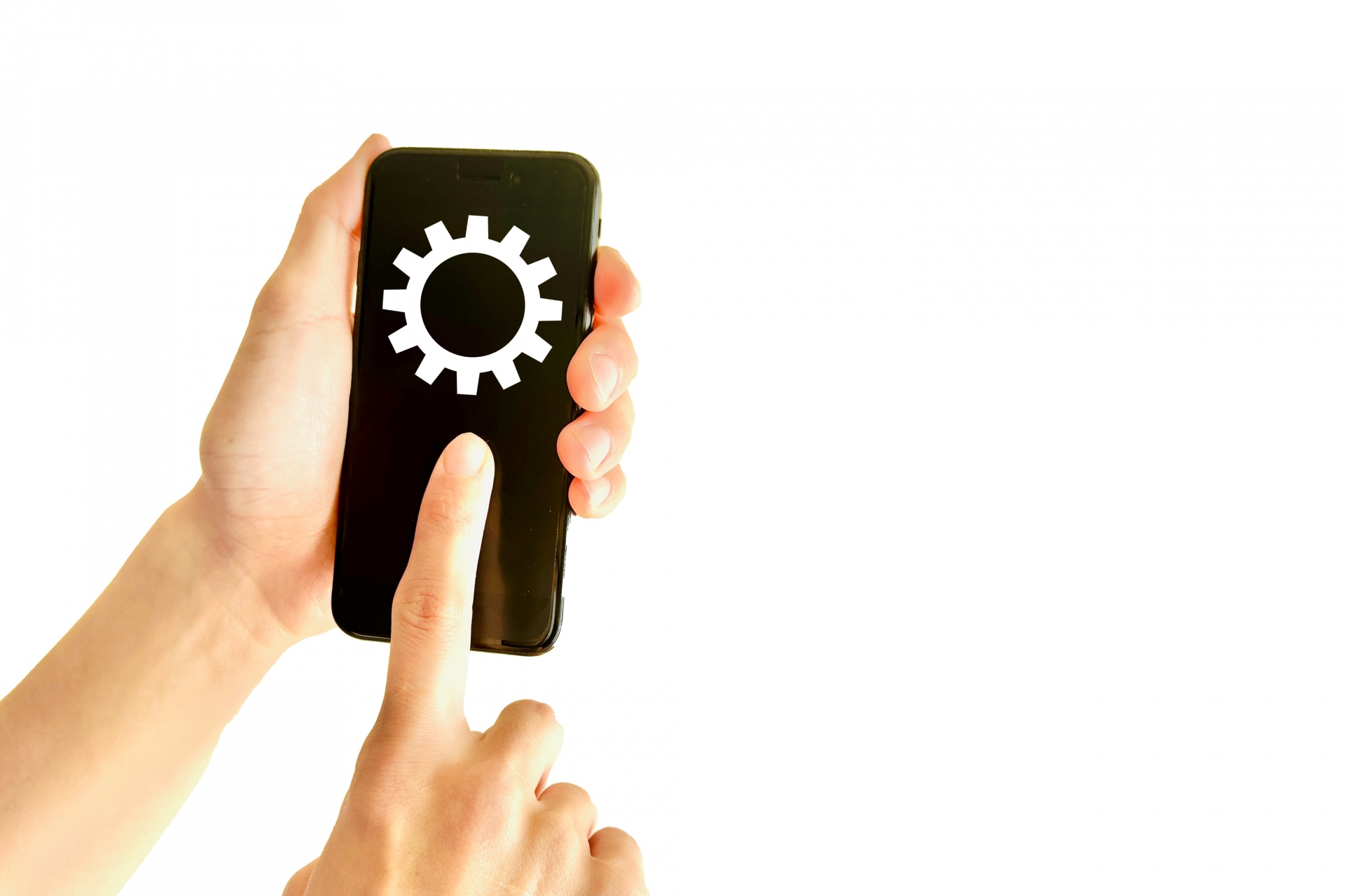 スマホを操作する