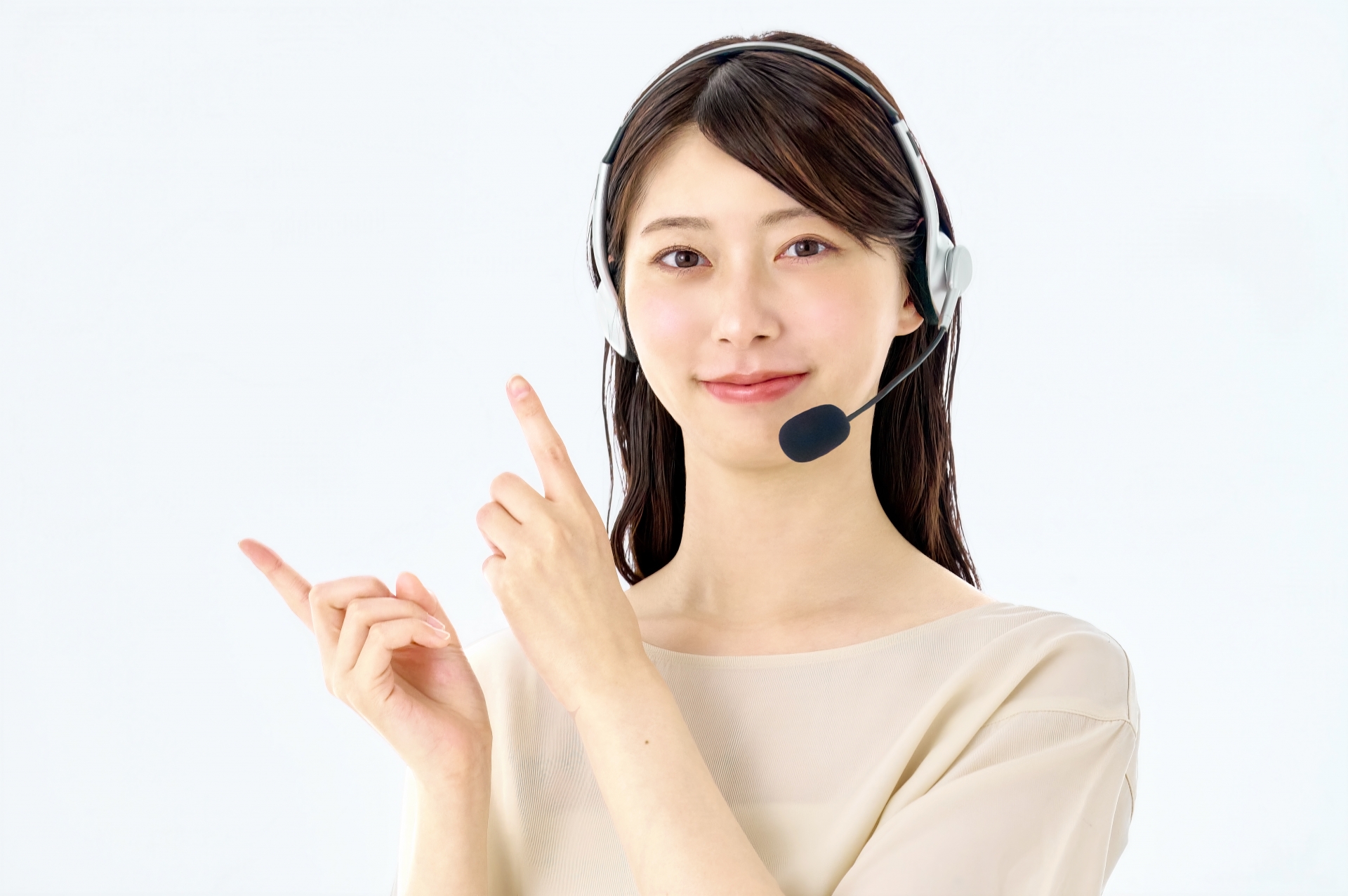 説明するオペレーター　コールセンター