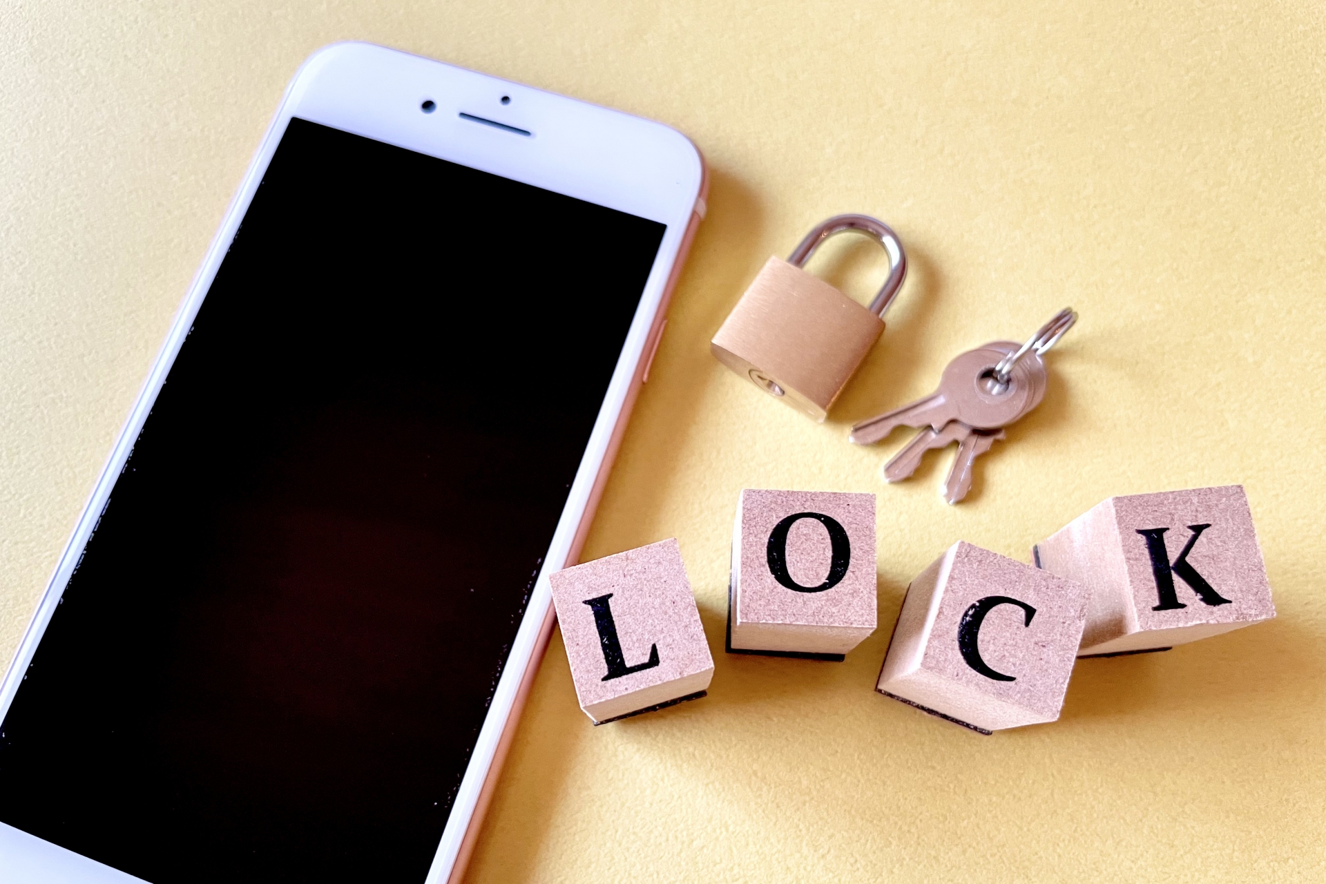 ロックされたスマホ