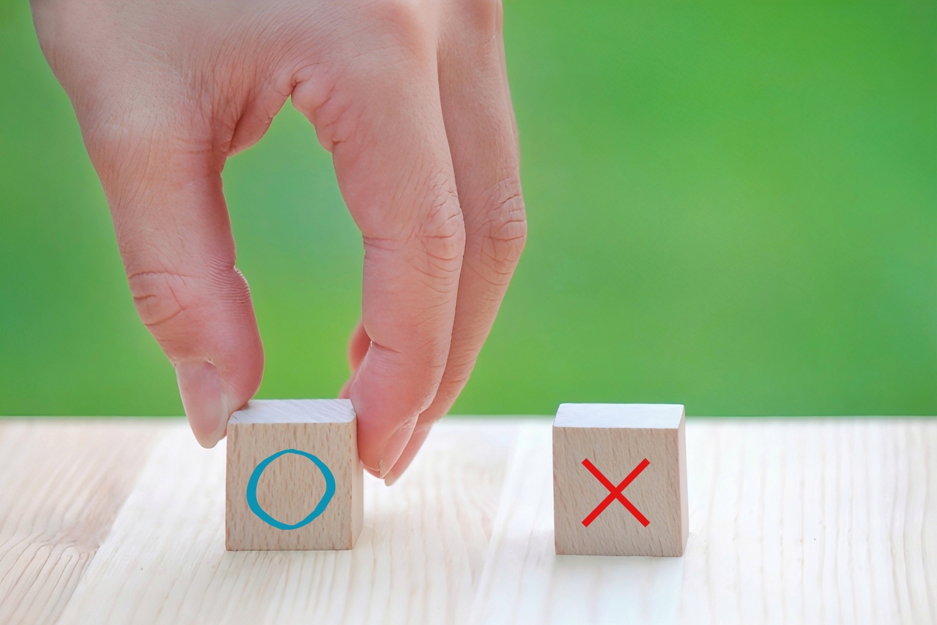 マルを選択する手