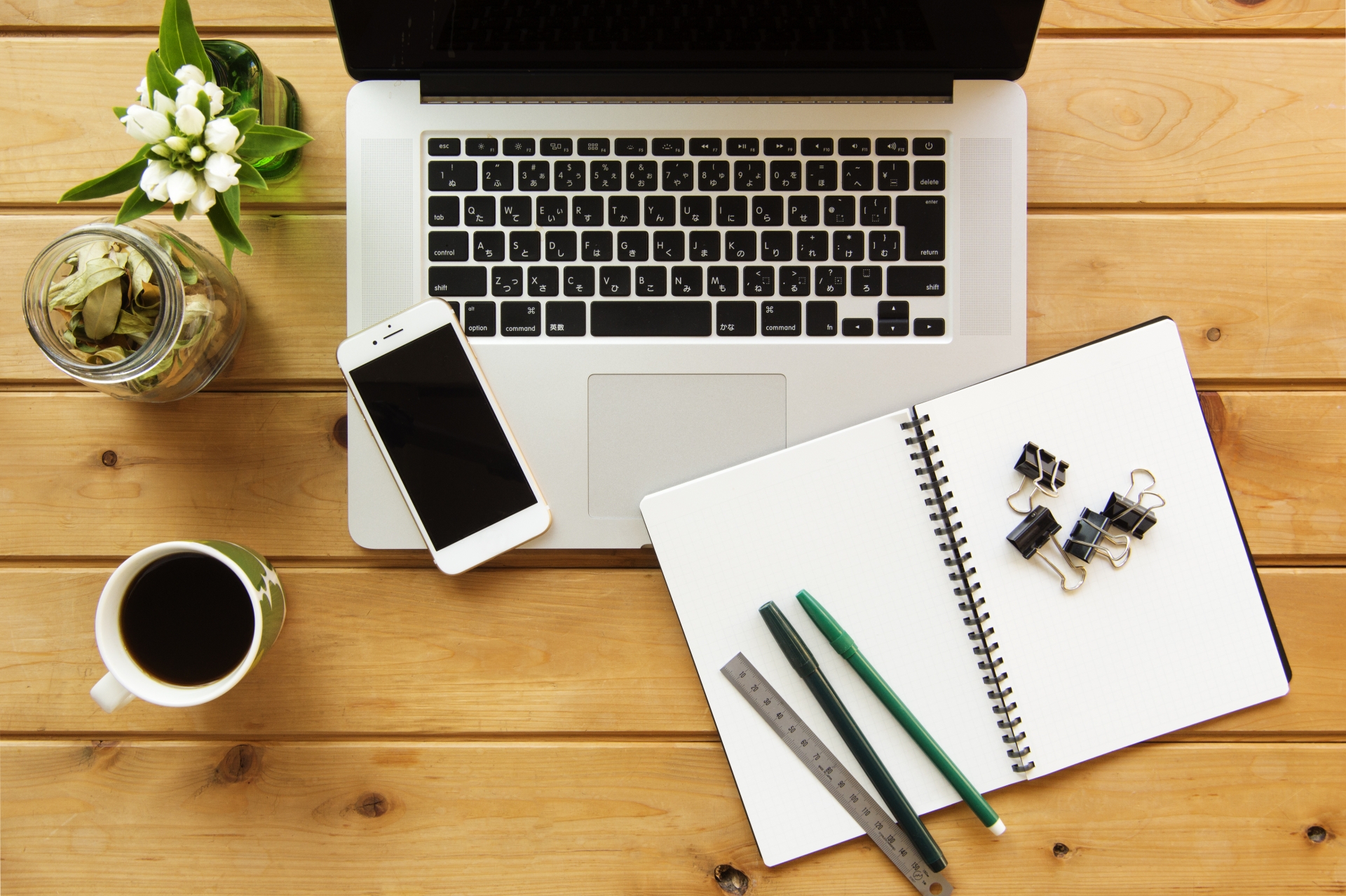 パソコンのあるデスク