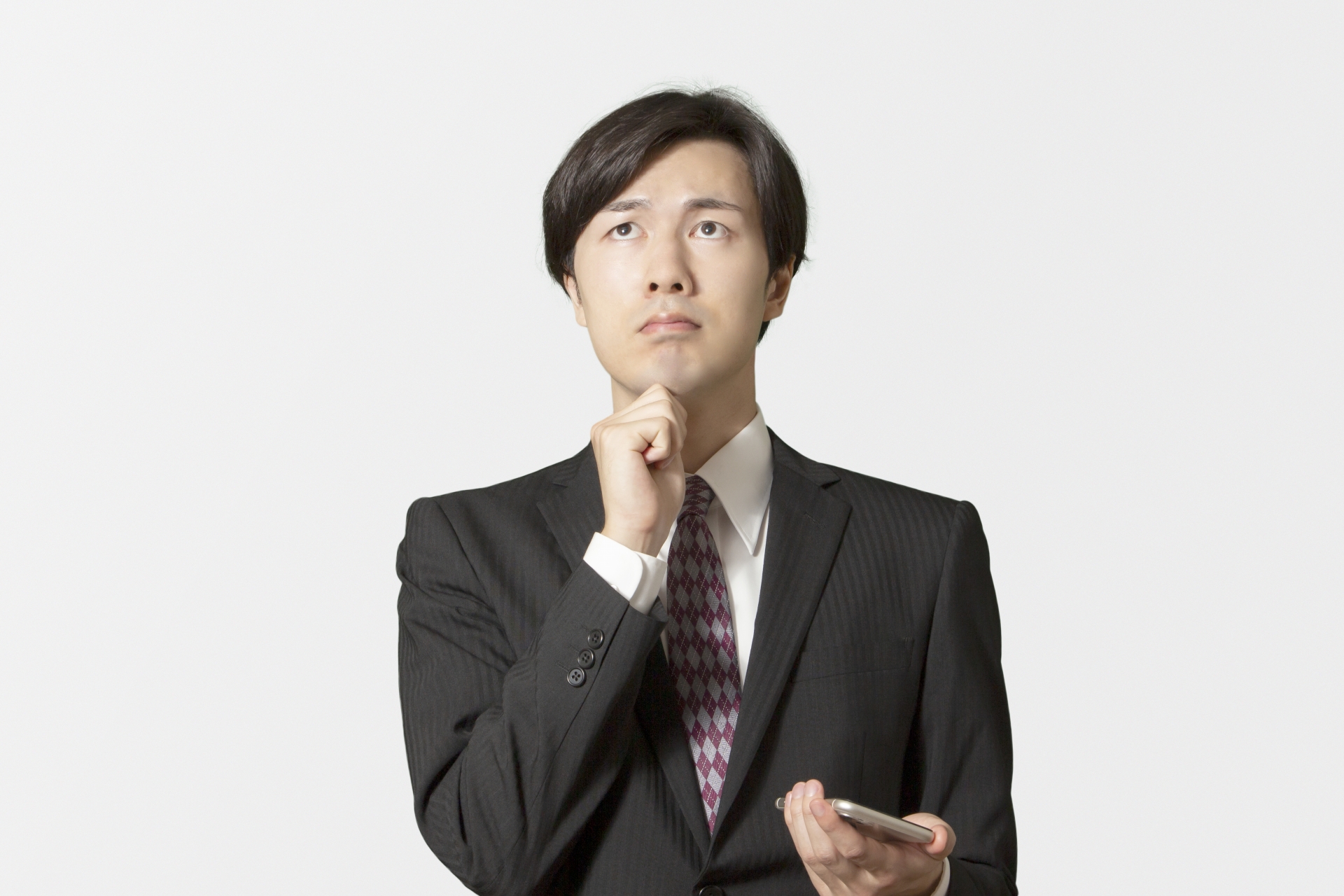 スーツを着た男性