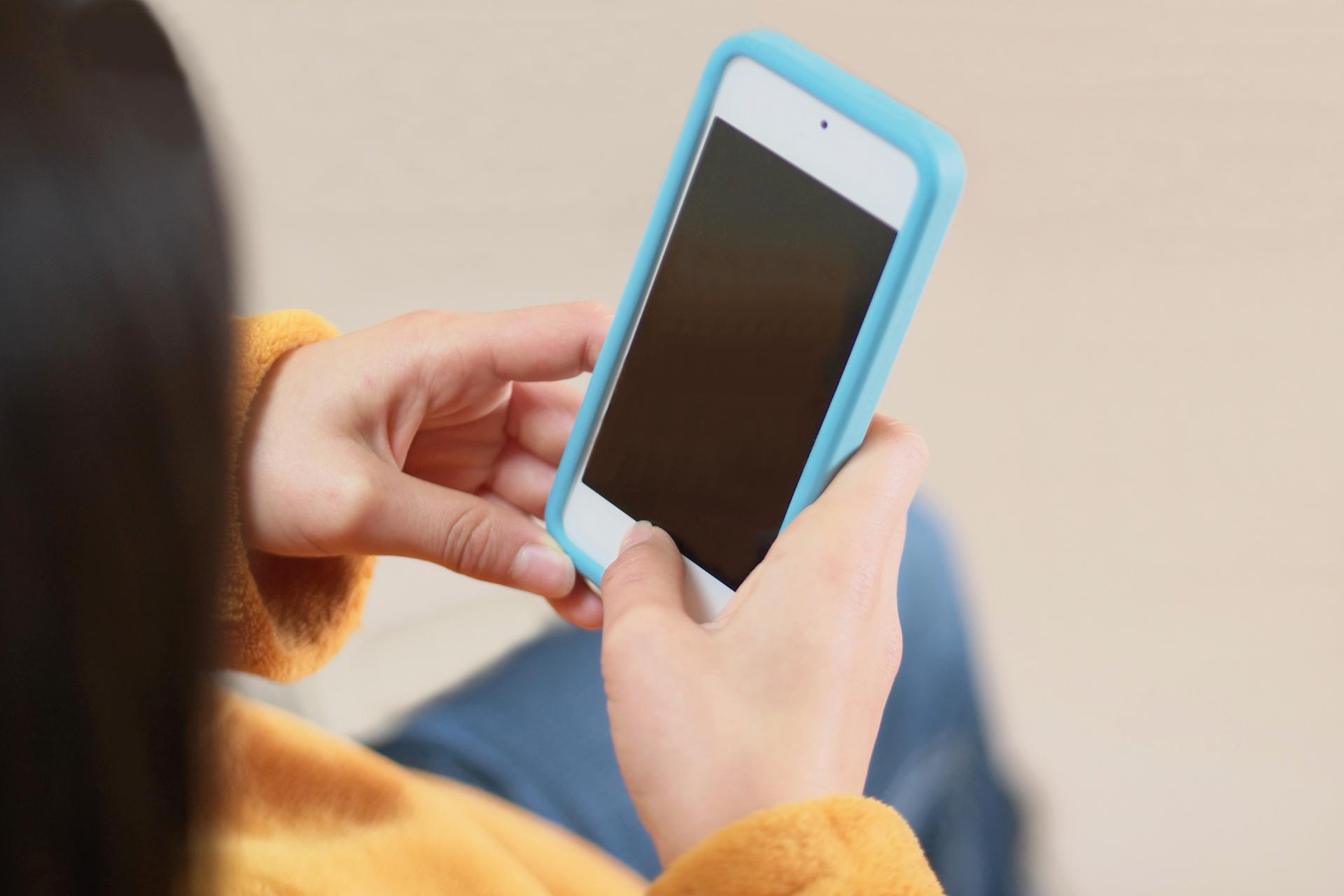中学生のスマートフォン制限はどうする?設定方法やルールの決め方、おすすめのアプリを解説