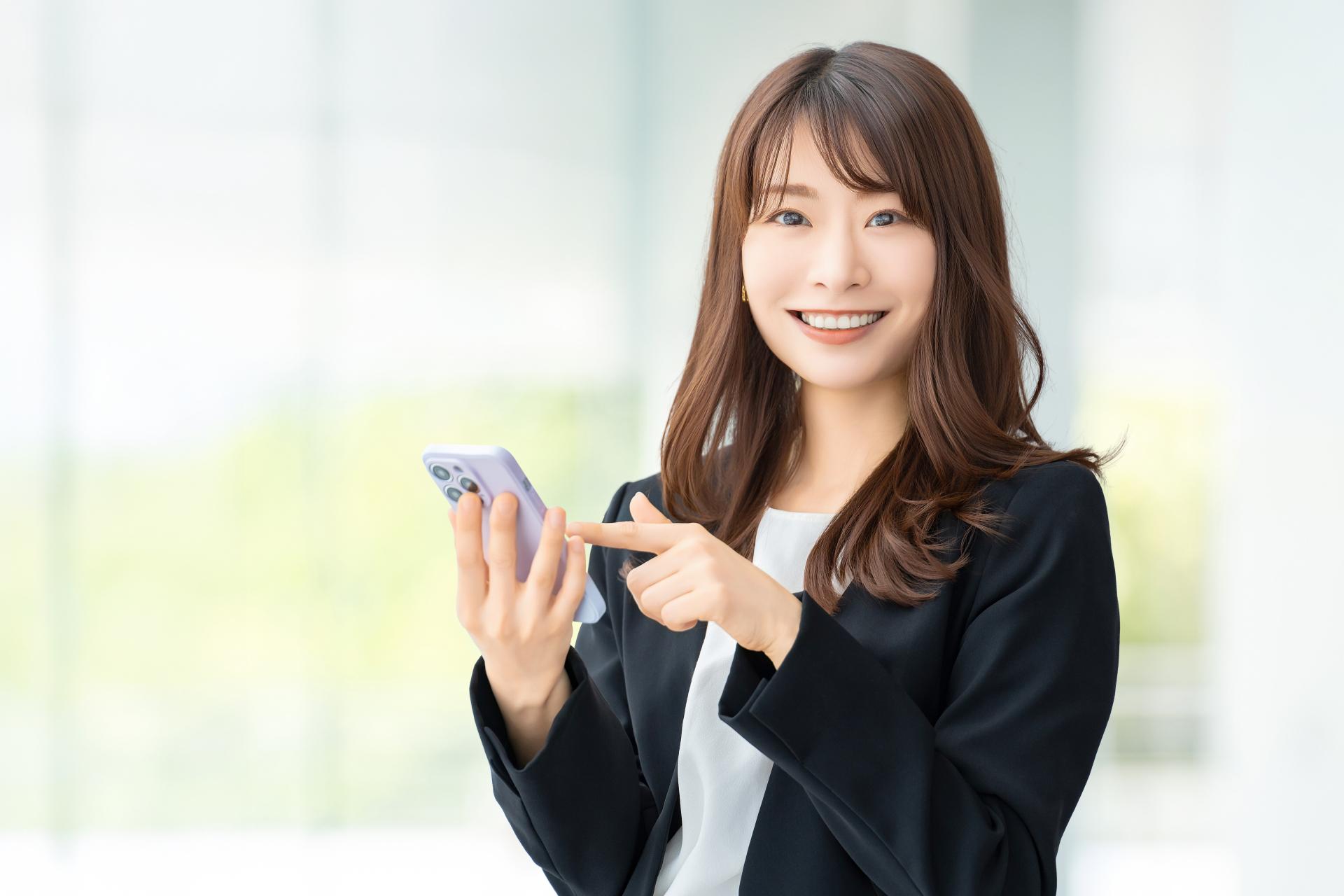 法人携帯をeSIMにするメリットは?法人向けのキャリアや格安SIMについても解説