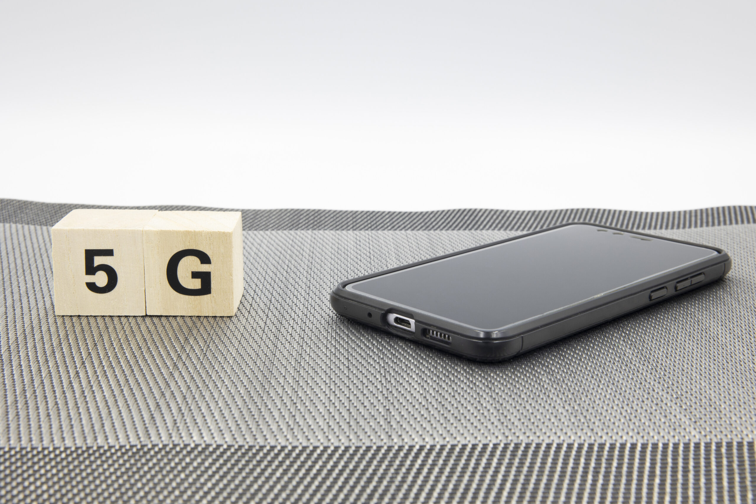 5G対応スマートフォン