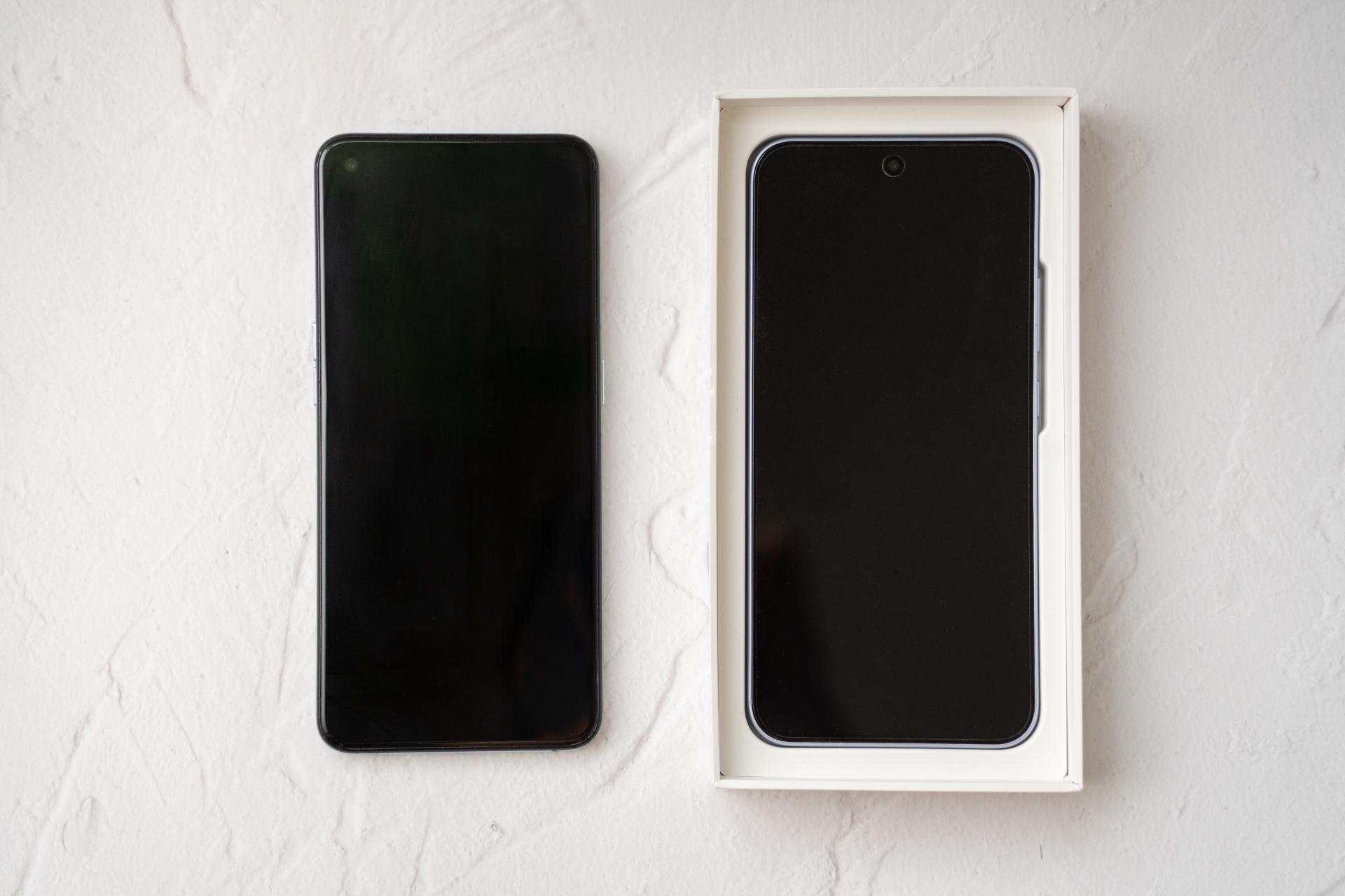 新旧2台のスマートフォン